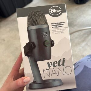 NIB- Yeti Nano USB Microphone in Black with Green Accent - Blue